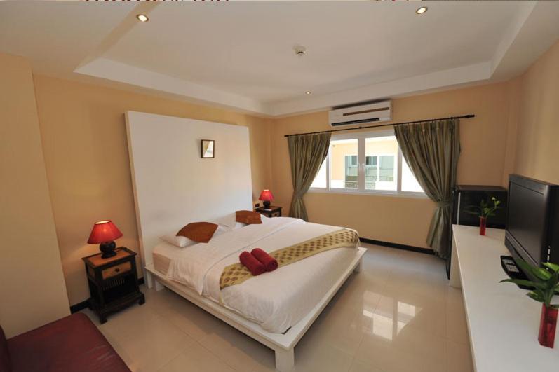 Le Parrots-Inn Jomtien Beach Exterior photo